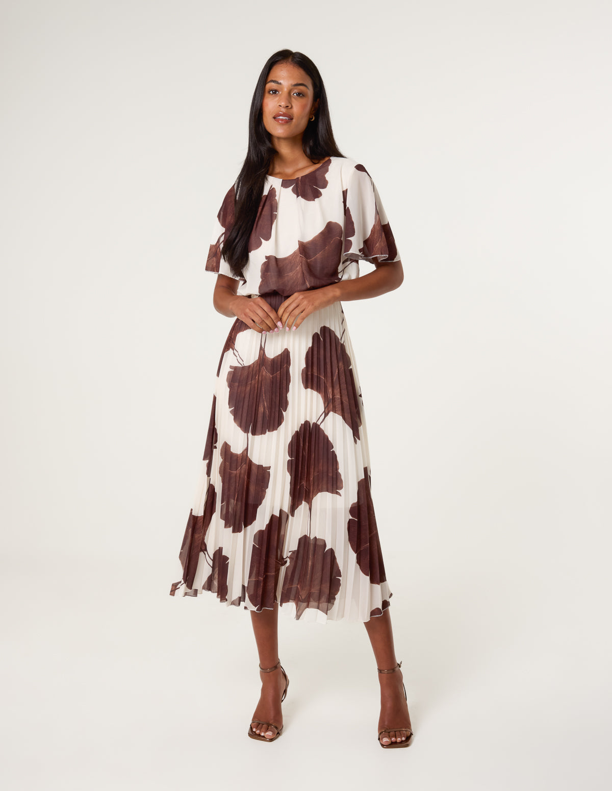 Large Floral Print Scoop Neck Pleated Dress