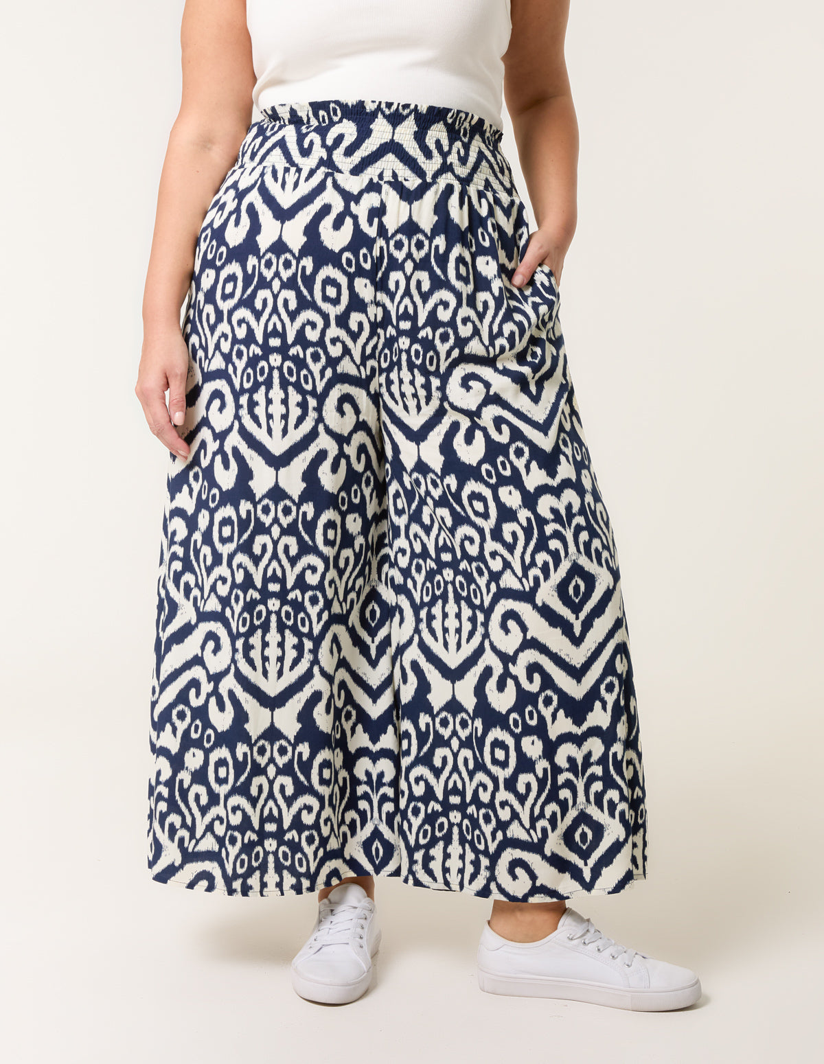 Curve Abstract Printed Shirred Waist Wide Leg Trousers