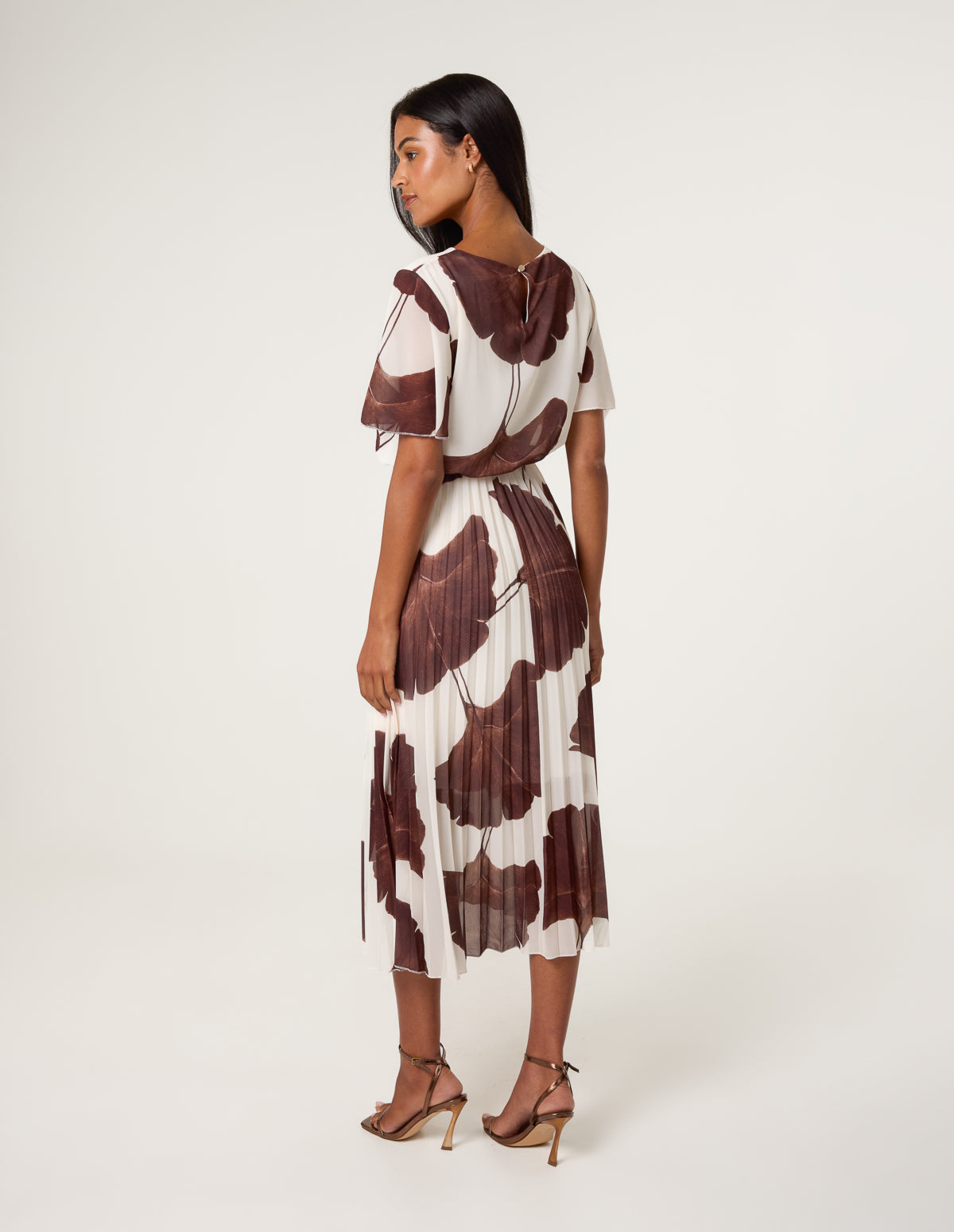 Large Floral Print Scoop Neck Pleated Dress